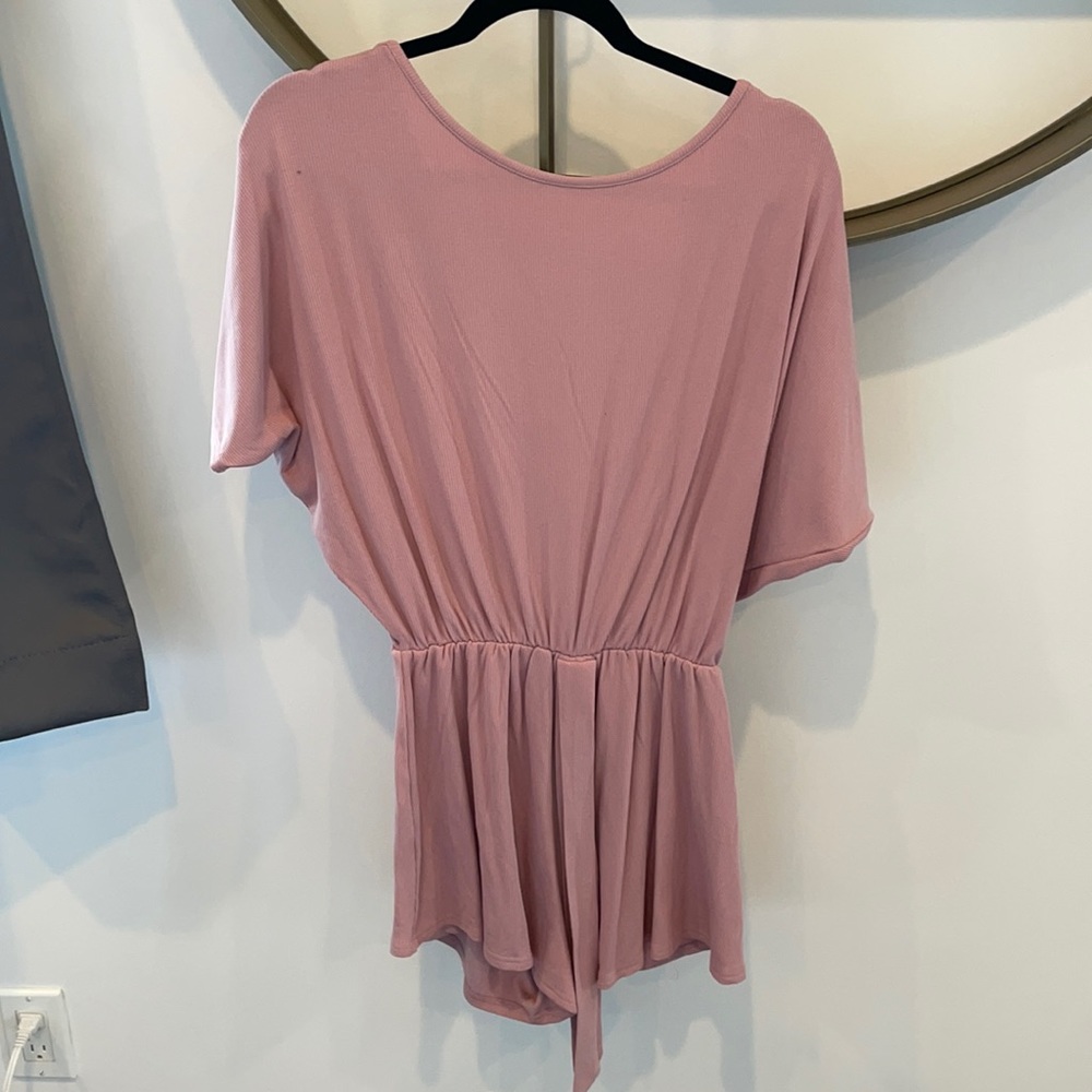 New comfy pink romper size medium